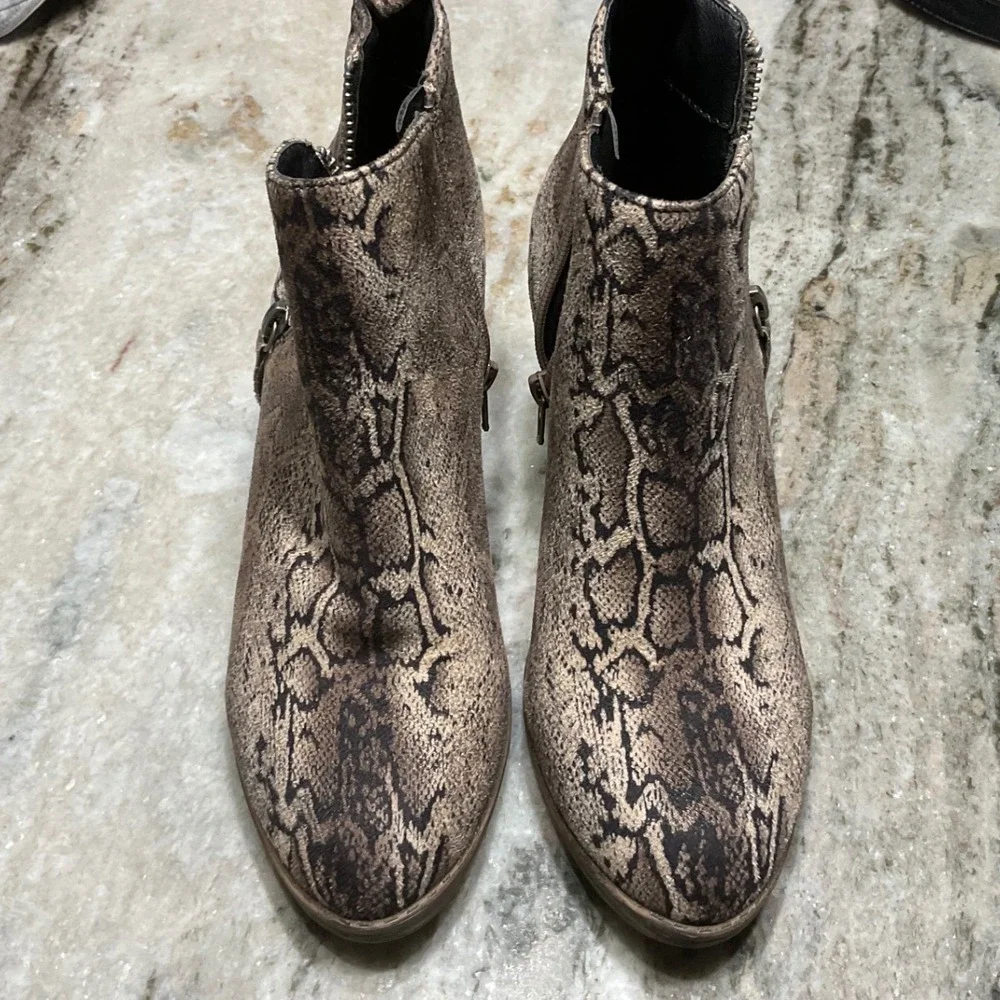 Boutique by Corkys Tombstone Boots Womens 6 Snakeskin Ankle Booties Bro Dual Zip